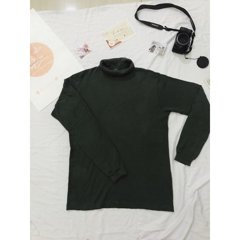 turtleneck uniqlo army preloved second