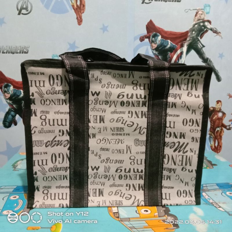 

Tas serbaguna/Tas Souvenir model Bahan Spon UK.33 x 27 x 14Cm