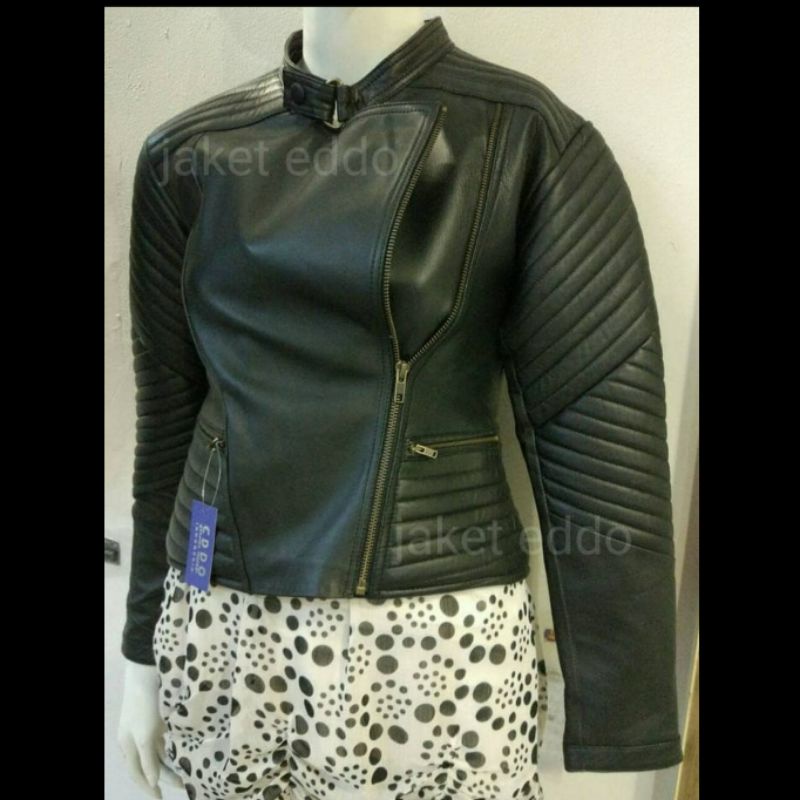 jaket wanita kulit domba asli warna hitam