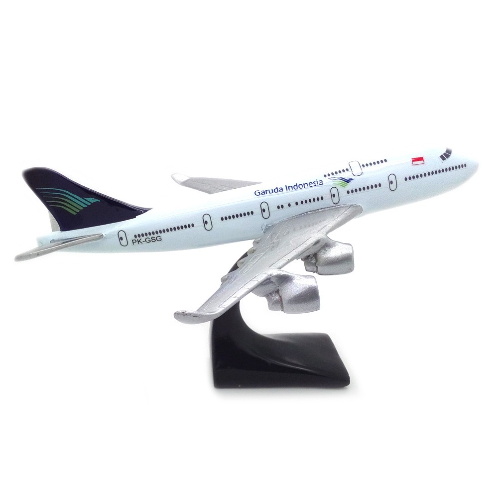 Miniatur Pesawat Terbang Garuda Indonesia 20x17x12cm - Fiber Glass [packing kayu]