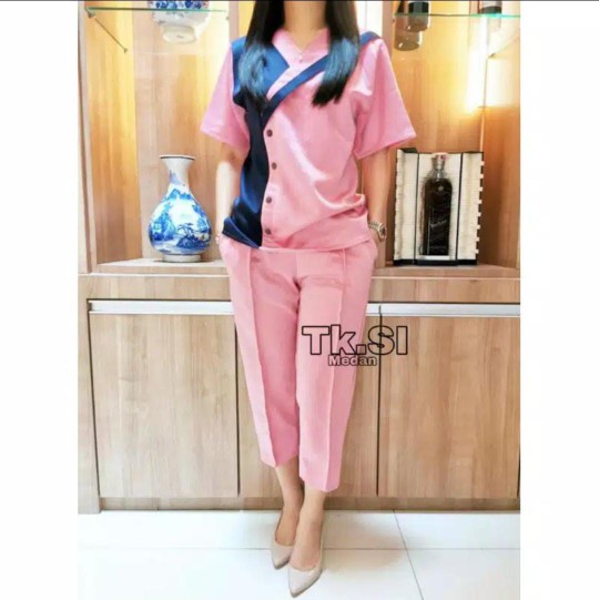 Sprei Bonita King Size 180x200cm Motif Pink Rose