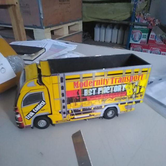 Harga Miniatur Truk Canter Pecinta Dunia Otomotif