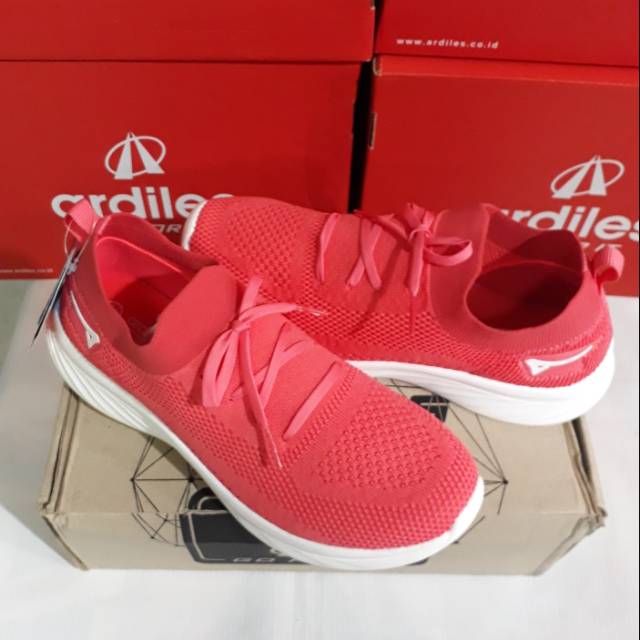 Sepatu slip on wanita ARDILES moncheri original