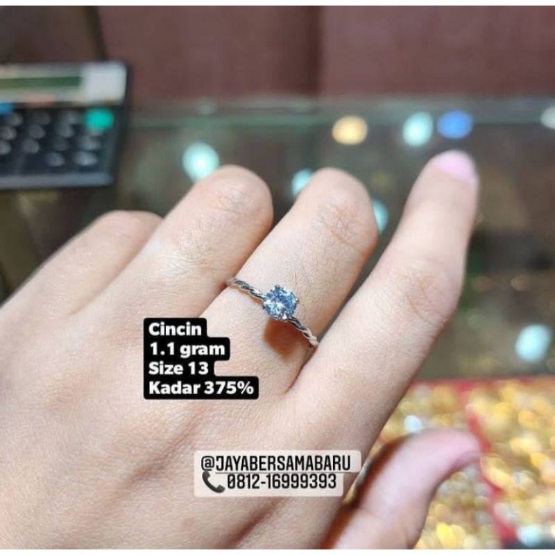 Cincin solitaire emas putih kadar 375%