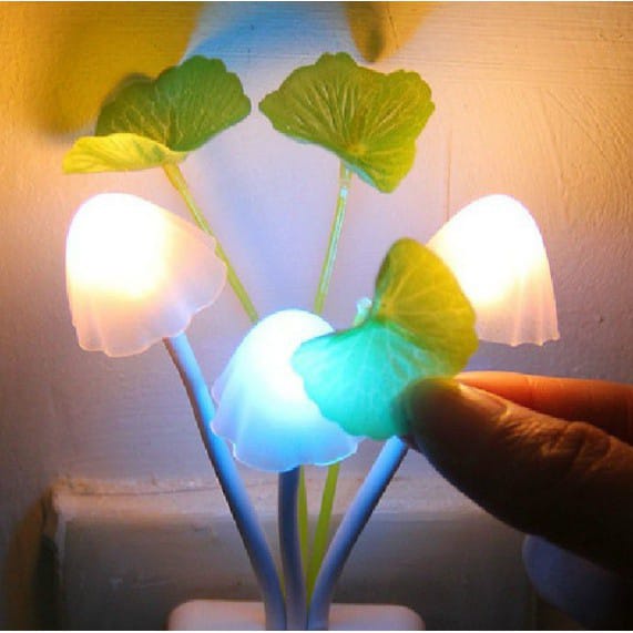 Lampu Tidur Jamur Avatar Sensor Mushroom Lamp LED Night Lampu Hias Kamar Colokan Dinding Warna Unik