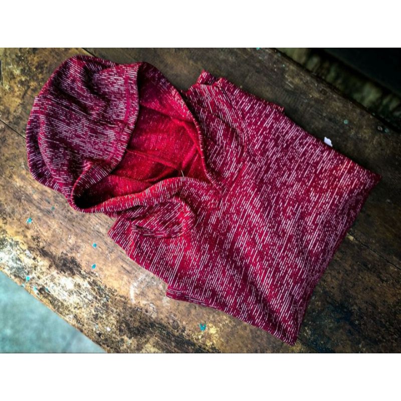 Kaos kupluk lengan pendek