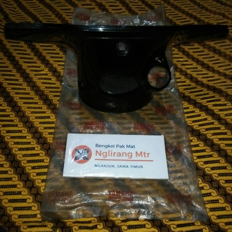 batok kunci depan Yamaha V80 SDX hitam original kode part 2ET F6215 00 H9