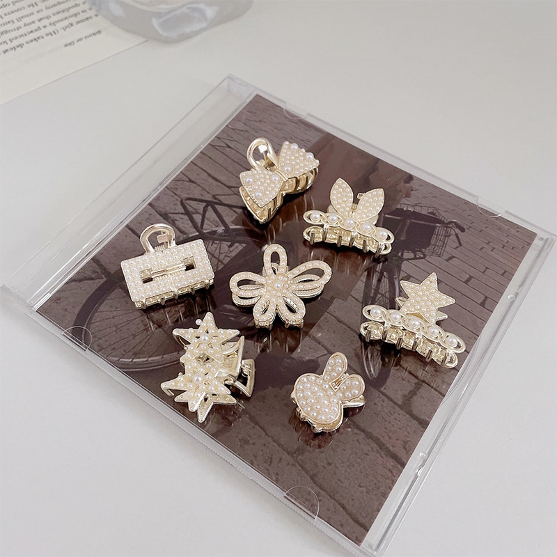 Jepit Rambut Aksen Mutiara Untuk Perempuan