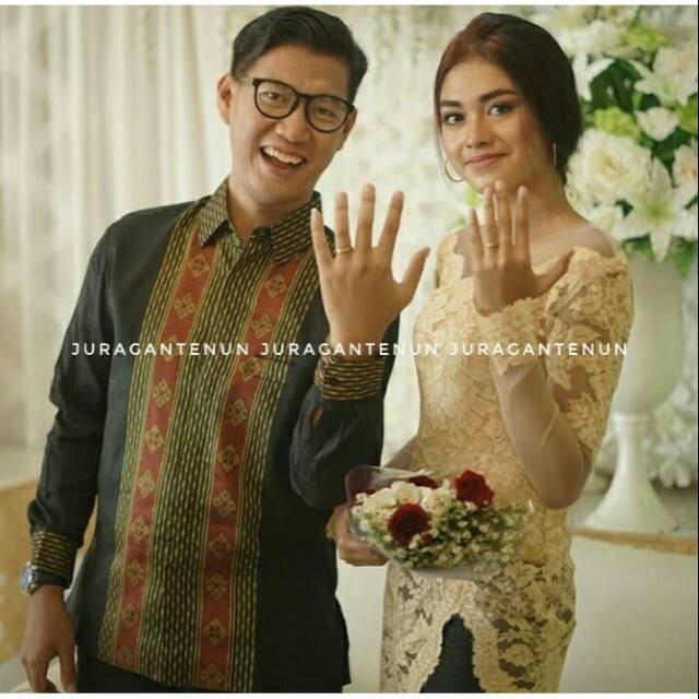 Kemeja Tenun Baron