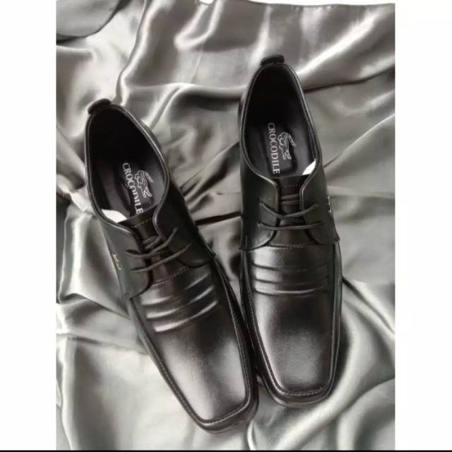 Sepatu Pantofel Kulit Swedian Hitam Pria Kickers Rempel Tali Pendek Formal Kerja Gudang Promo