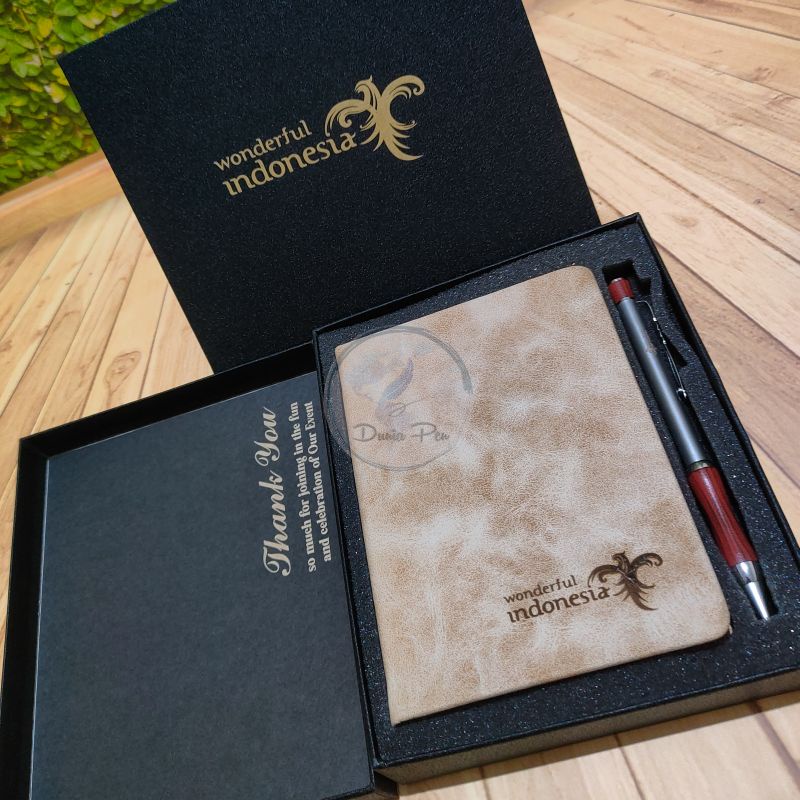 

hjk Giftset Elegan Pulpen metal dan Notes A6, Souvenir Promosi, Kado dan Hadiah Acara Hampers