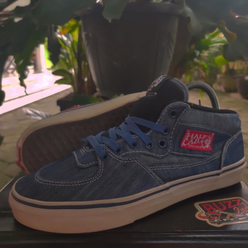 Sepatu bekas second Vans Half Cab Denim