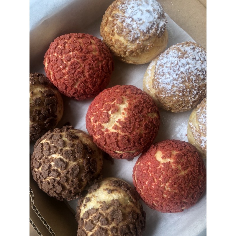 

choux au craquelin (cream puffs)