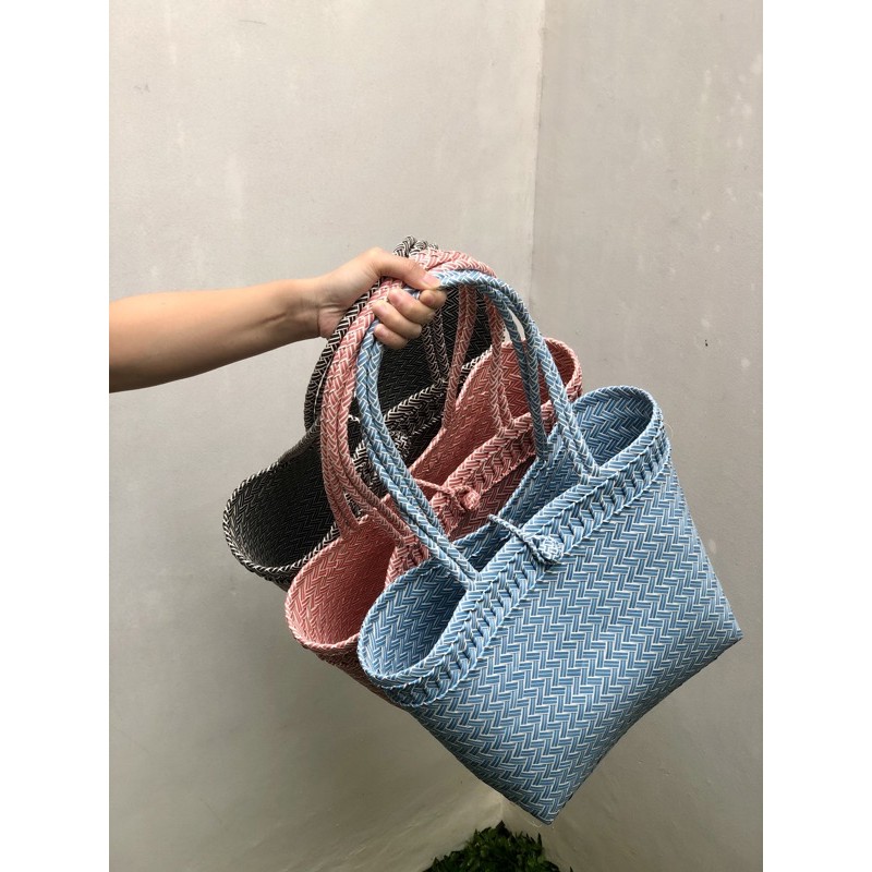 Lurica Bag + (FREE POMPOM) / Tas anyaman Rotan Plastik Sintetis / Tas belanja