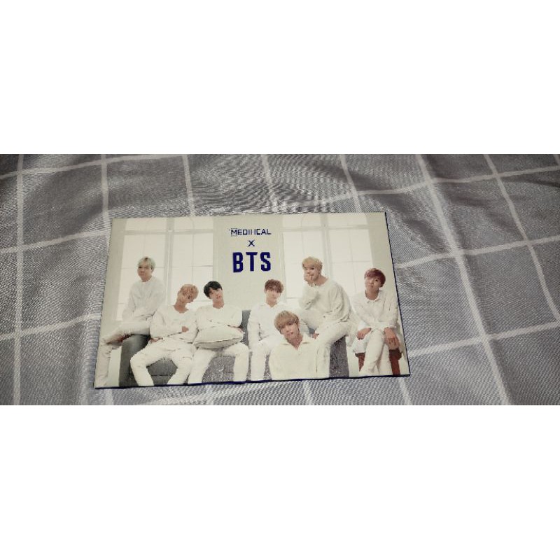 

BTS x MEDIHEAL POSTCARD