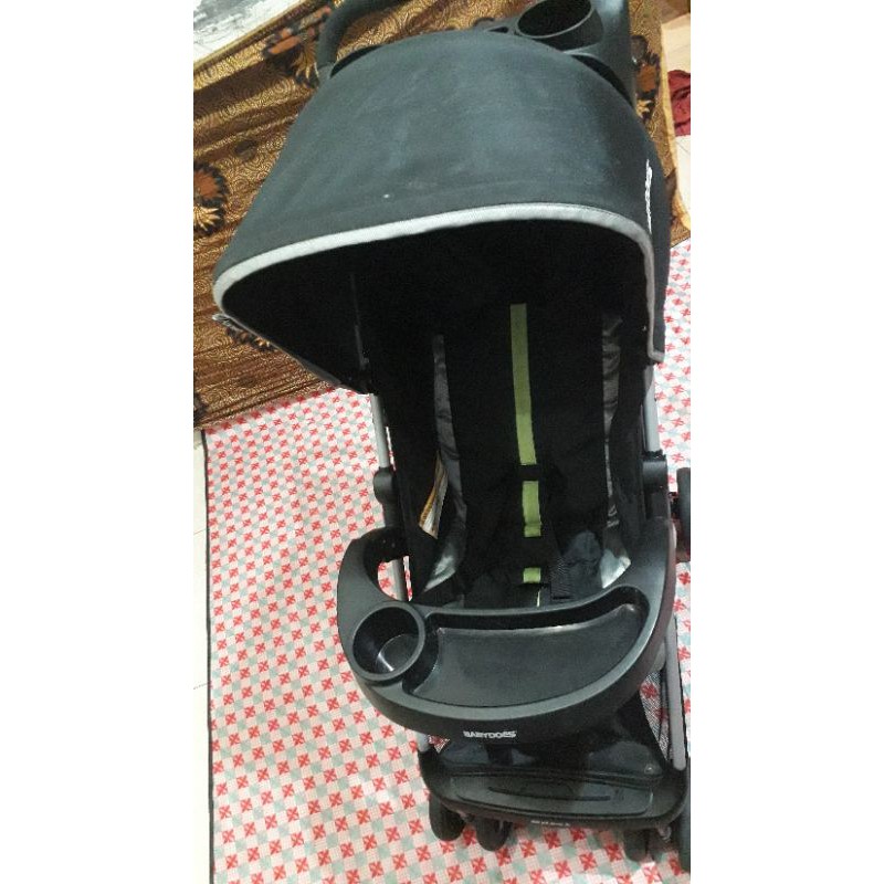 Stroller baby DOES Skyline K Kereta bayi bekas warna hitam