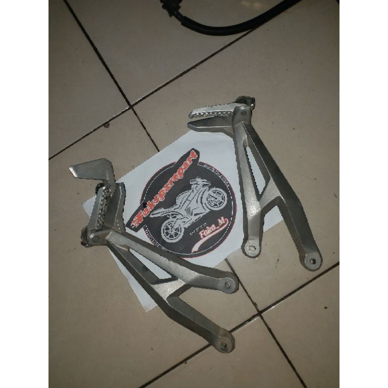 Step Belakang Postep Footstep Pijakan Kaki New CBR250RR CBR 250 RR 250RR CBR250 Baru Terbaru Baby Fa