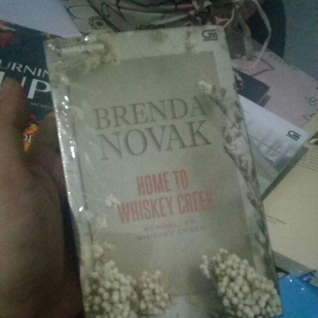 Harlequin: Kembali Ke Whskey Creek (home To Whskey Creek)oleh Brenda Novak