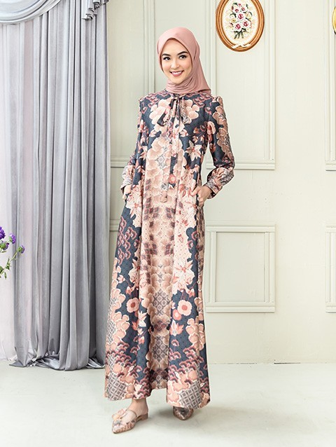 Ava Dress in Endless Sea - Wearing Klamby