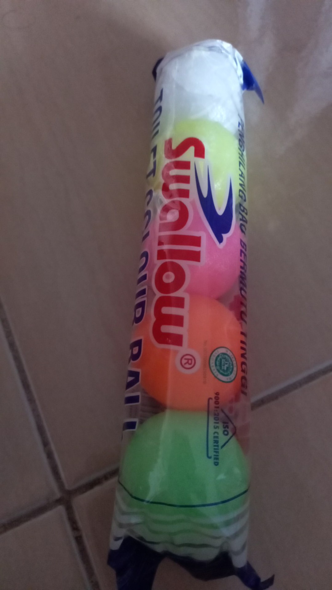 Swallow Kamper Toilet Kapur Barus Toilet Isi 5 Colour Ball/ Putih