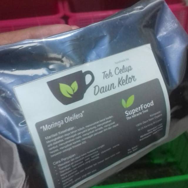 

TEH CELUP DAUN KELOR