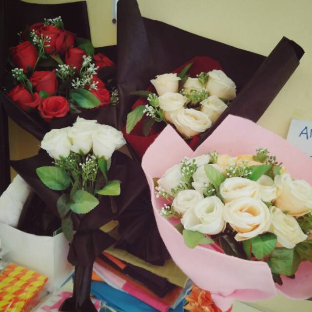 

bunga hias untuk kado pasangan atau kado wiauda