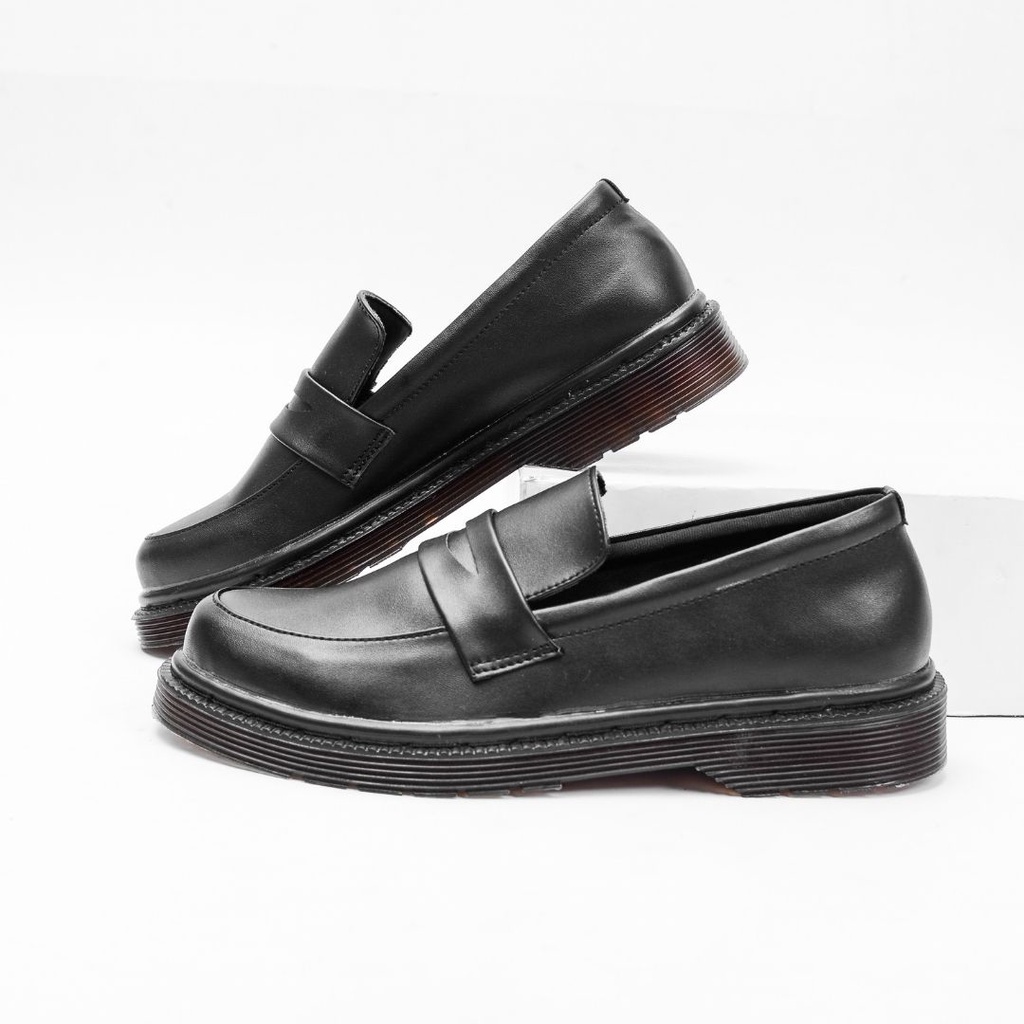 Xcloud x LALAKI Sepatu Formal SlipOn Pria LUIS Black