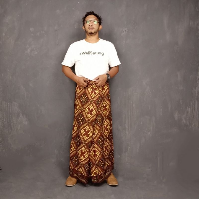 Sarung Batik Tradisional Lar Gurda