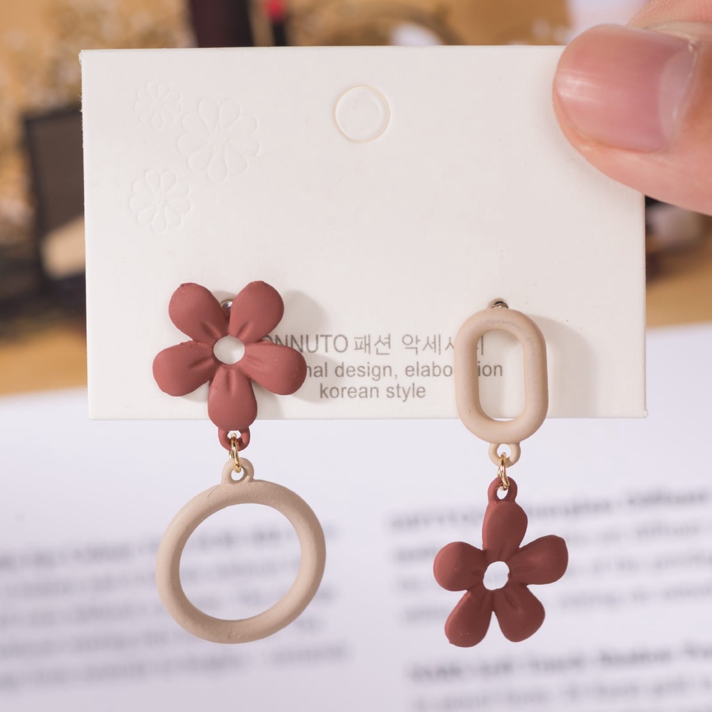 [littlecrab] Anting Wanita Bunga Maroon Lucu Simple Elegan Woman Flower Earrings Anting Berkualitas Beda Kiri Kanan Korean Style