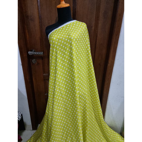 Kain Rayon Viscose Polka Kuning (4,2m)