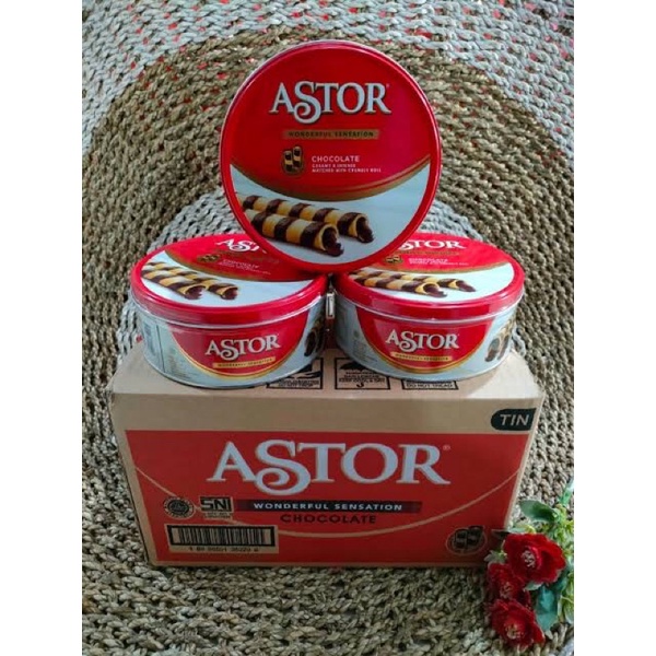 Astor Wafer Stick Cokelat 156 gram / Dus Isi 6 Kaleng Bulat