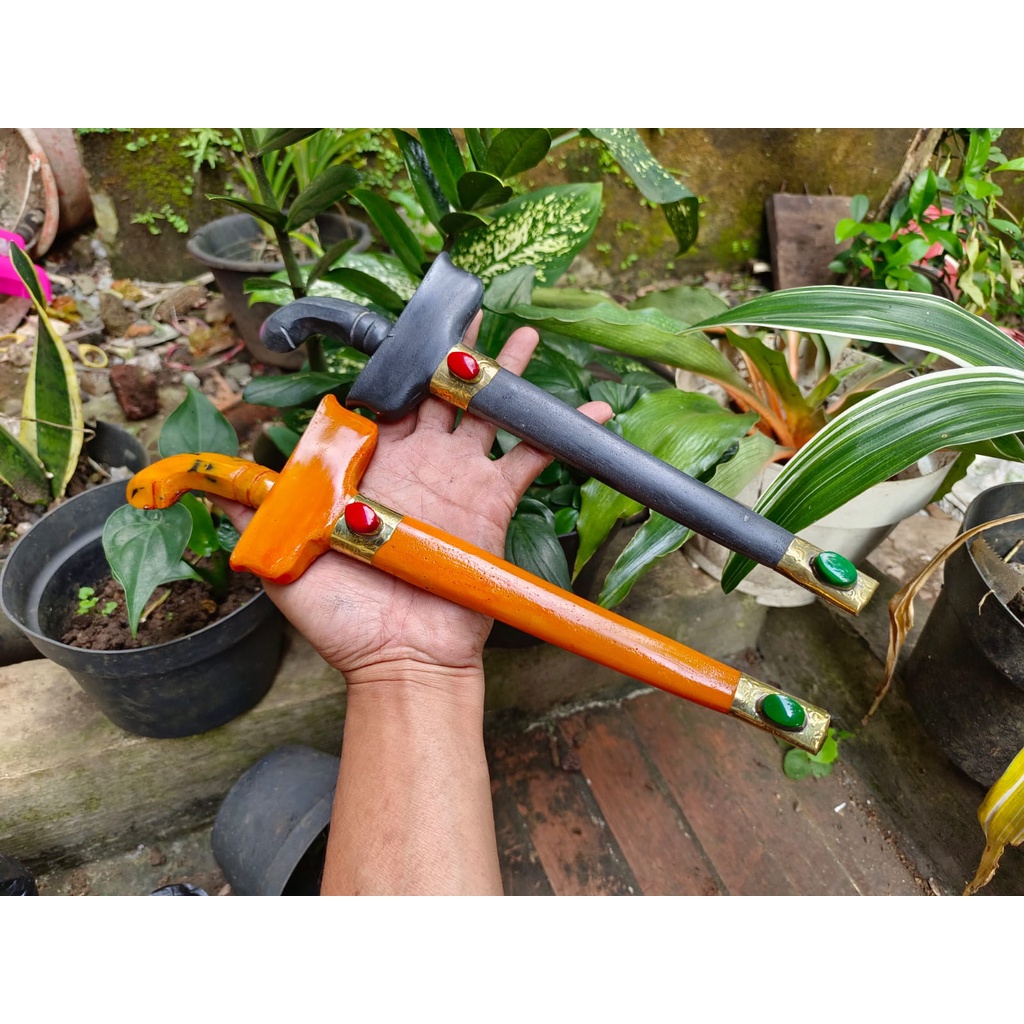 SEPASANG KERIS GIOK RESIN BESAR BILAH LAFAZD MURAH