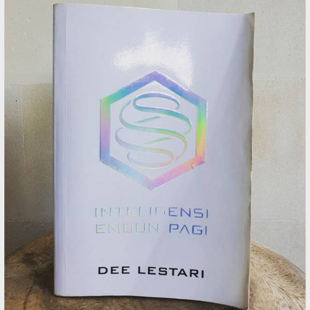 Novel bekas Supernova intelegensi embun pagi by Dee Lestari