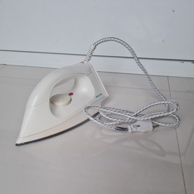 Setrika kering merk PHILIPS tipe HI 114/A (300watt) gosokan preloved second