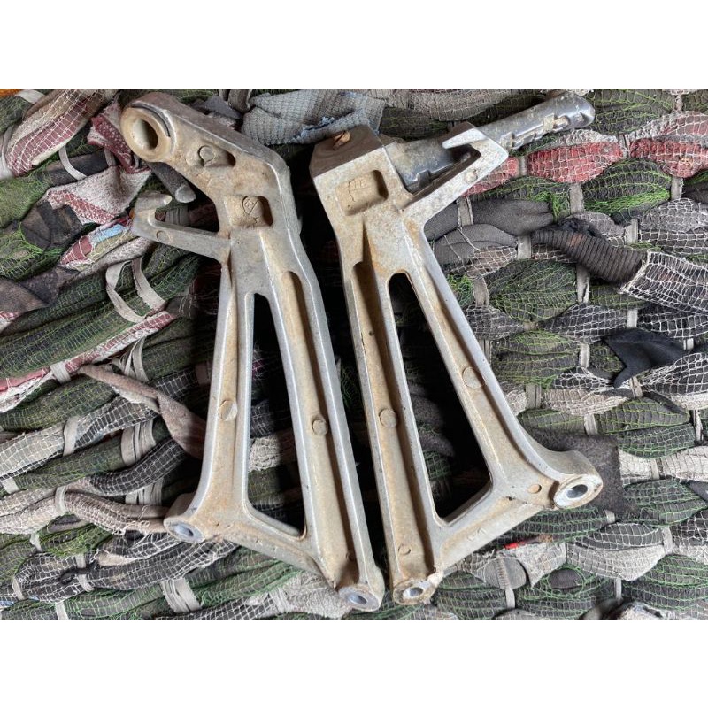 postep Footstep belakang CBR 150 old thailand kpp karbu original