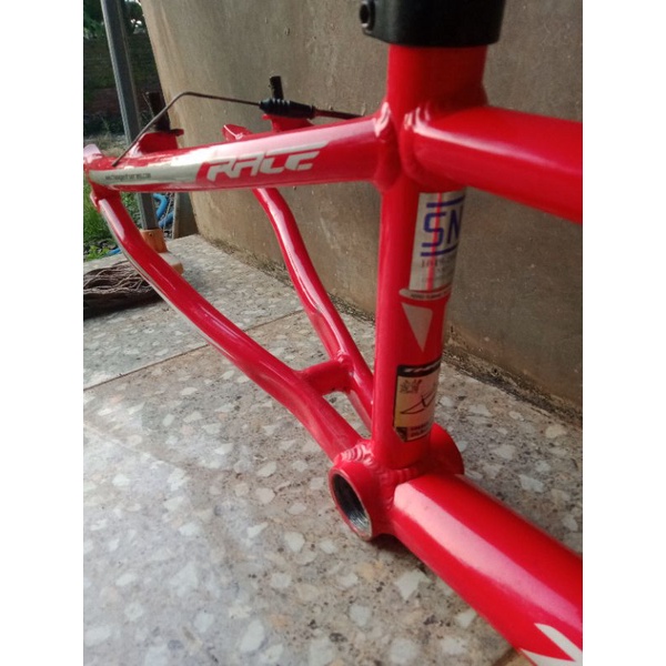 frame BMX thrill race