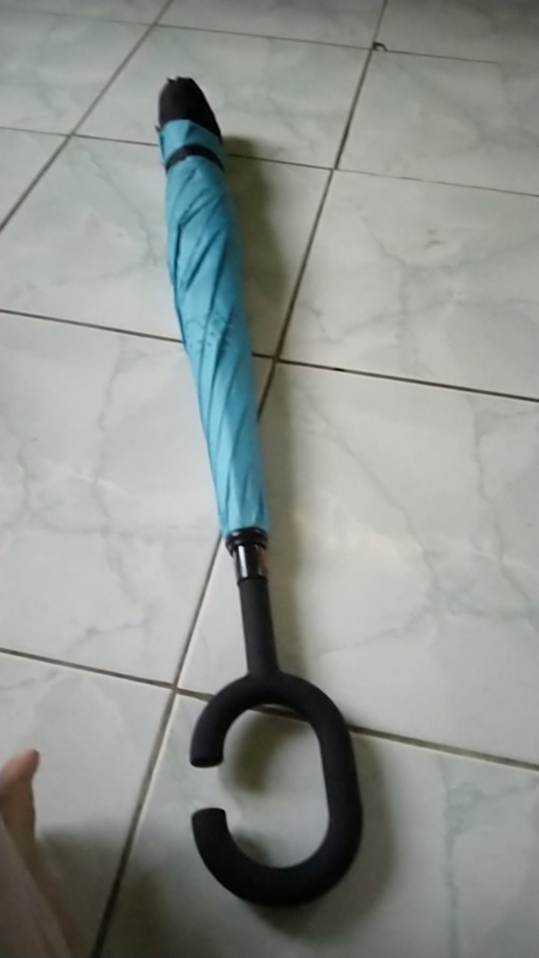 Payung Terbalik Kazbrella / Peralatan Hujan A