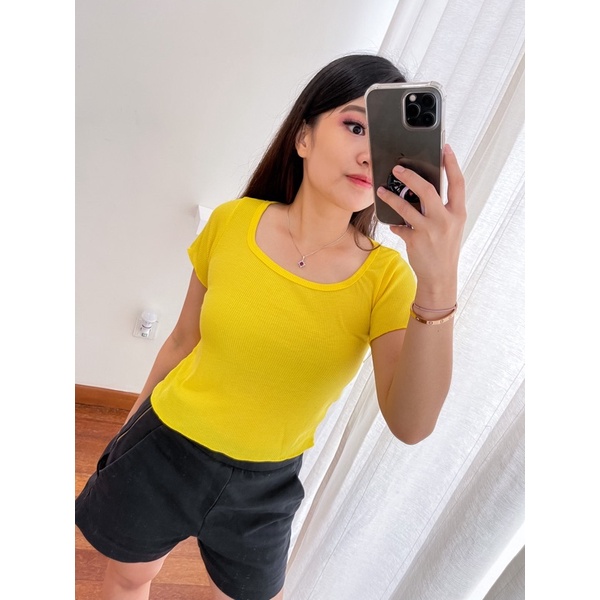 Vanesha Margaretta -  Zoe Crop Top Kaos O-Neck