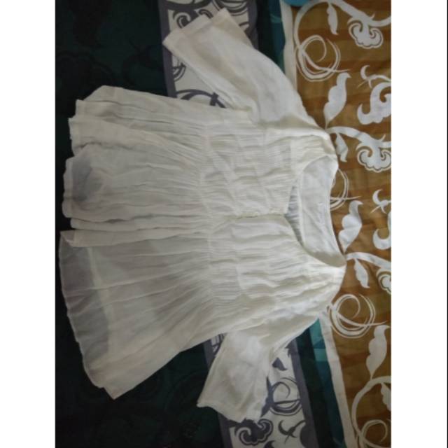 Blouse putih sifon