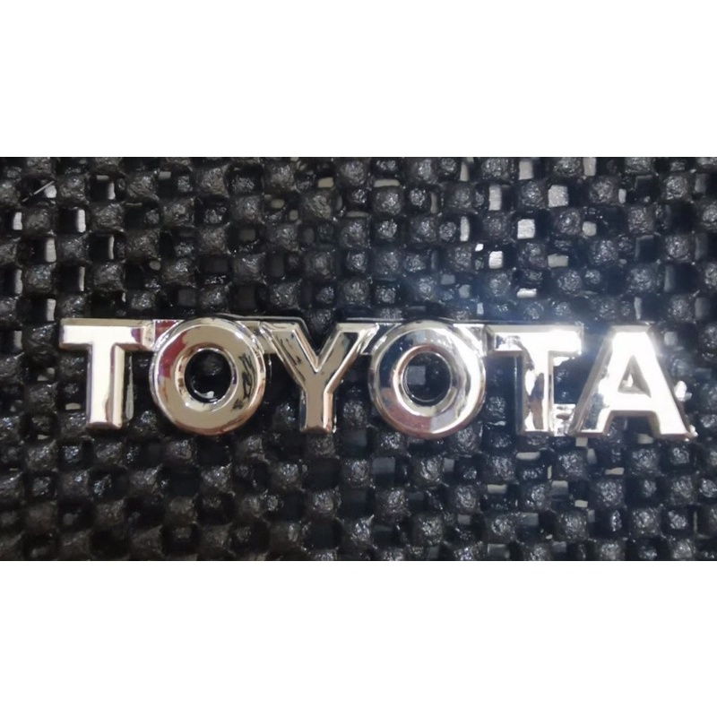 emblem tulisan TOYOTA chrome 1.9cm x 7.5cm