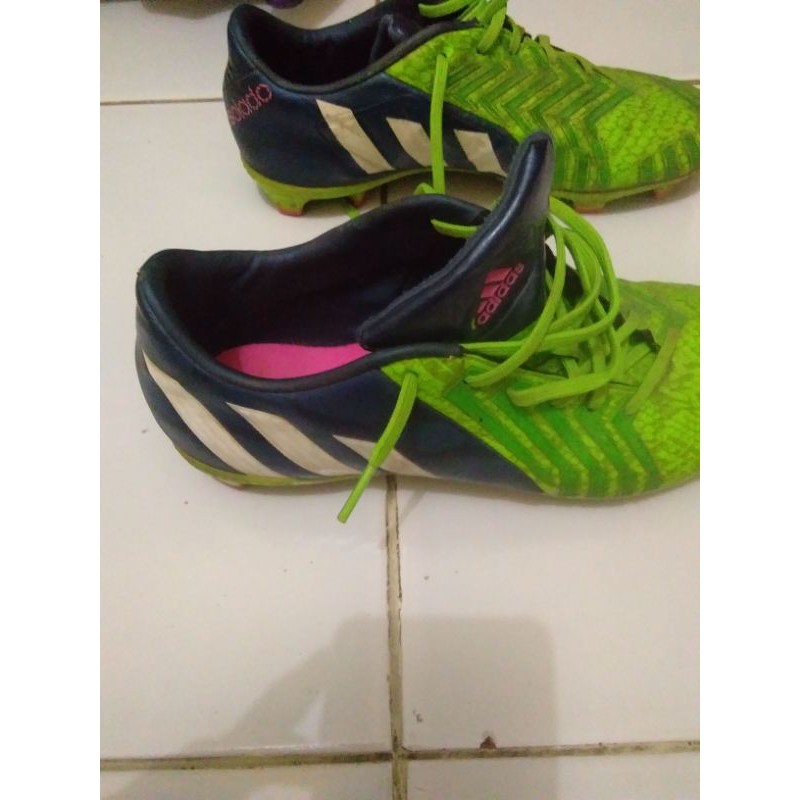 SEPATU SEPAKBOLA ADIDAS ABSOLADO