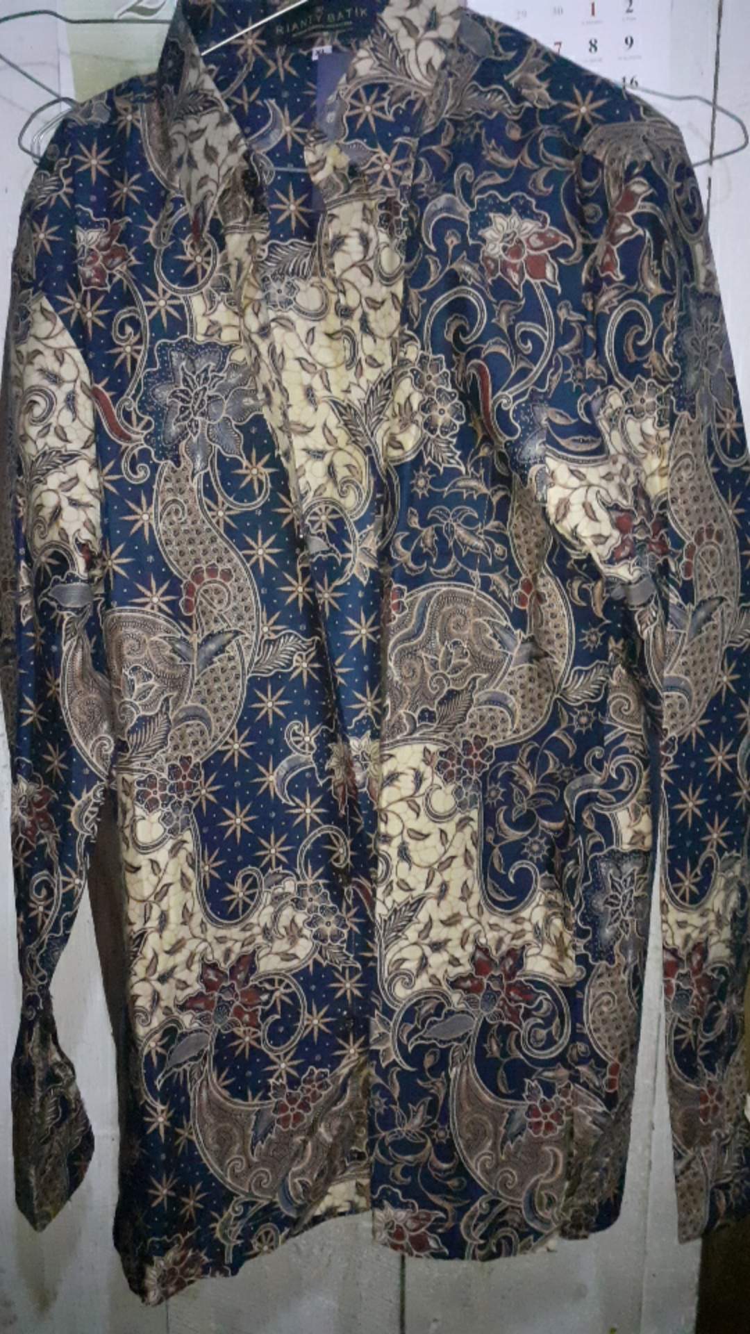 Rianty Batik Kemeja Hem Pria Atasan Batik Lengan Panjang Krisna