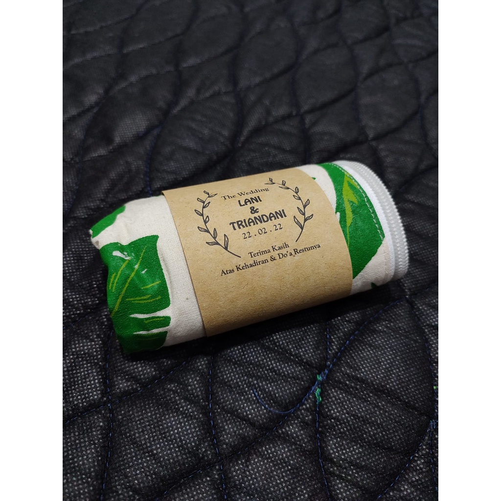 

ROLL LABEL SOUVENIR / SOUVENIR PERNIKAHAN /ONLINE SHOP - UTR012