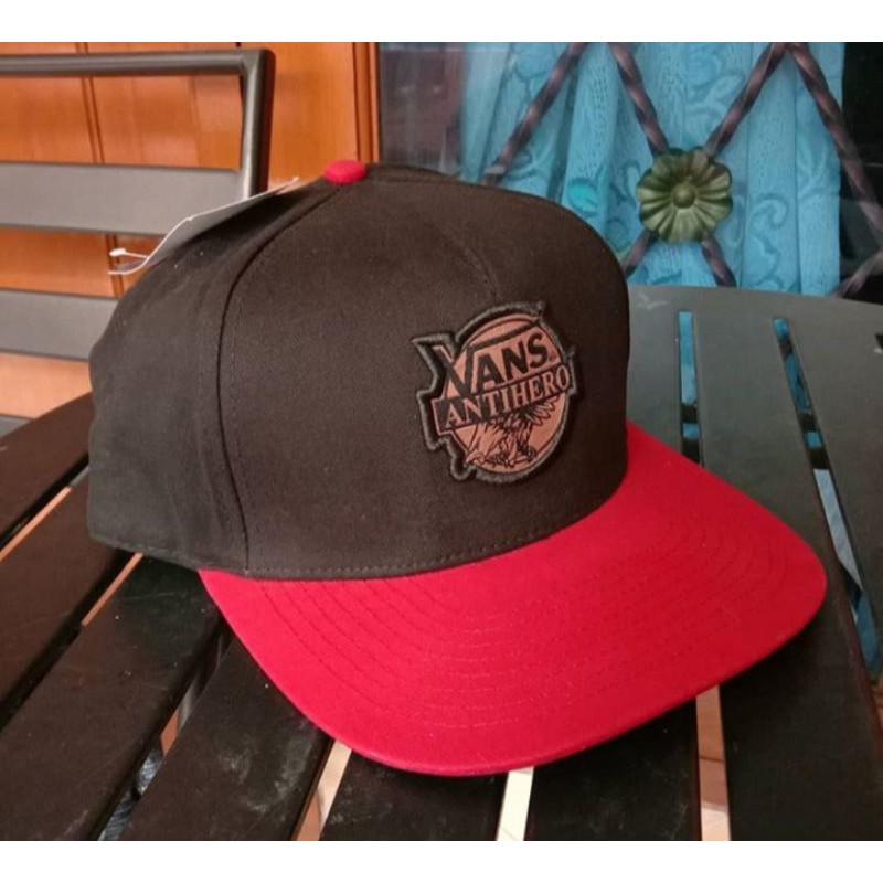 TOPI SNAPBACK VANS x ANTI HERO