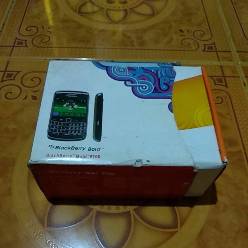 Kotak Hp BlackBerry Bold 9700