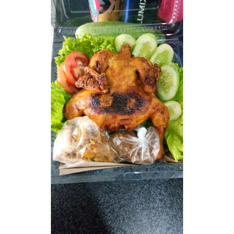 

Ayam Goreng Ungkep Madam Cook