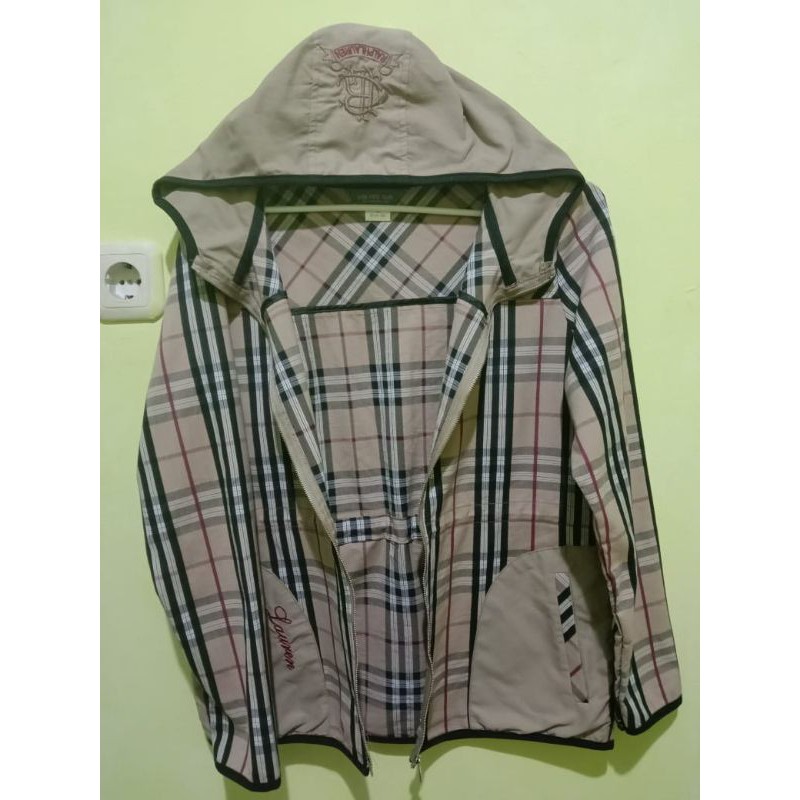 Jaket Ralph Lauren motif Burberry Preloved