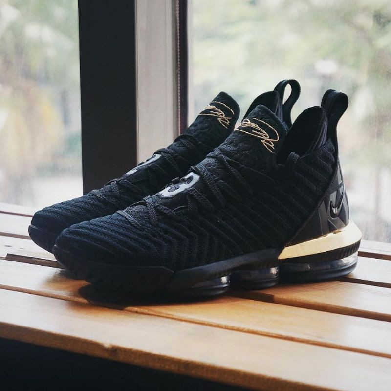 Nike lebron 16 I'm king / Sepatu nike / Sepatu pria