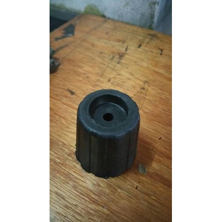 

KAKI SOFA PLASTIK GARIS 4 CM cnkc88 Murah