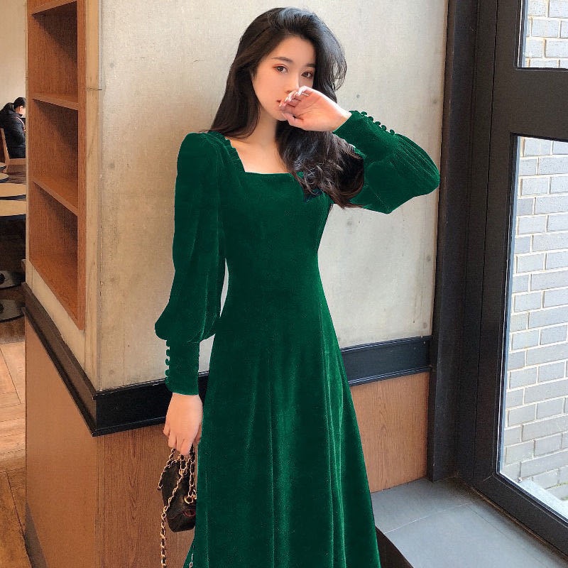 Square neck velvet long sleeve dress 2021 spring new French retro slim slim temperament sexy medium